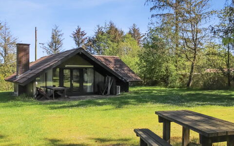 Melba - 8Km from the Sea: Blau, Strauch, Hütte, Ground, Garten, Estate, Schatten, Landscaping, Bauernhaus, Eco Hotel