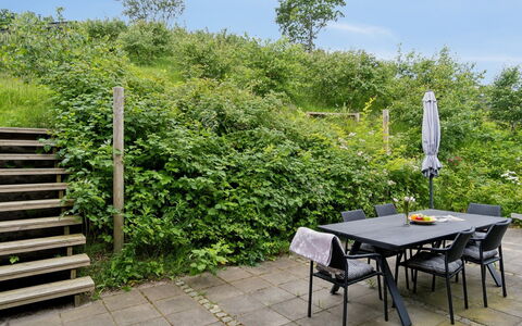 Fritze - 400M from the Sea: Schwimmbad, Gartenmöbel, Möbel, Resort, Flagstone, Eco Hotel, Schatten, Stuhl, Freizeit, Estate