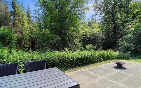 Ernestina - 500M from the Sea: Schwimmbad, Gartenmöbel, Möbel, Resort, Flagstone, Eco Hotel, Schatten, Stuhl, Freizeit, Estate