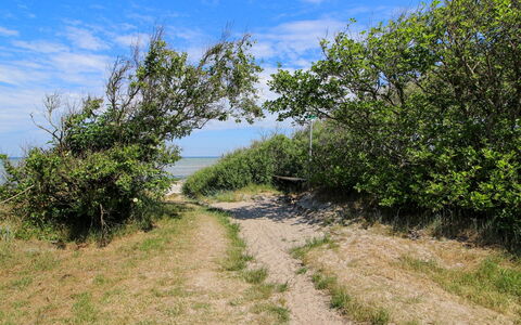 Ernestina - 500M from the Sea: Schwimmbad, Gartenmöbel, Möbel, Resort, Flagstone, Eco Hotel, Schatten, Stuhl, Freizeit, Estate