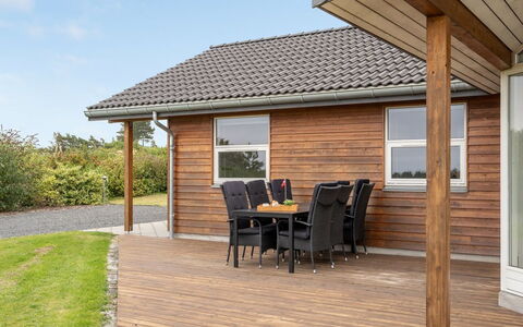 Kimi - 800M from the Sea: Haus, Zuhause, Wohngebiet, Hütte, Abstellgleis, Estate, Auffahrt, Garten