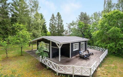 Belenda: Schwimmbad, Gartenmöbel, Möbel, Resort, Flagstone, Eco Hotel, Schatten, Stuhl, Freizeit, Estate