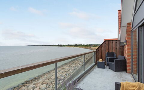 Femme - 15M from the Sea: Schwimmbad, Gartenmöbel, Möbel, Resort, Flagstone, Eco Hotel, Schatten, Stuhl, Freizeit, Estate