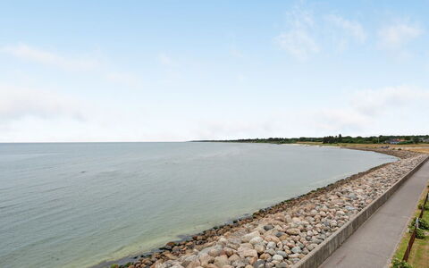 Femme - 15M from the Sea: Schwimmbad, Gartenmöbel, Möbel, Resort, Flagstone, Eco Hotel, Schatten, Stuhl, Freizeit, Estate