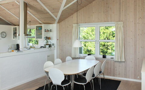 Calina - 300M from the Sea: Interior Design, Möbel, Flooring, Holz, Decke, Light Fixture, Küche & Esszimmer Tisch, Fussboden, Stuhl, Esszimmer