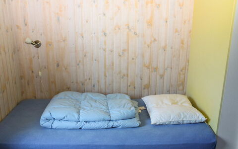 Calina - 300M from the Sea: Wand, Holz, Fussboden, Schlafzimmer, Bett, Flooring, Bettdecke, Bedding, Linens, Interior Design