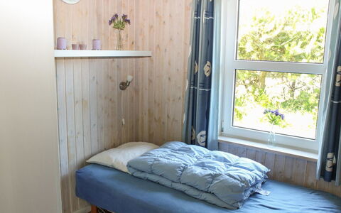 Calina - 300M from the Sea: Bett, Wand, Schlafzimmer, Holz, Fussboden, Flooring, Interior Design, Bettdecke, Möbel, Bedding