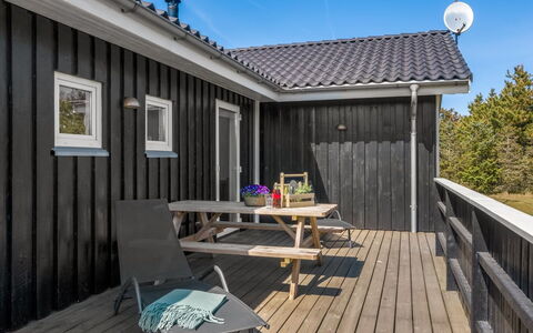 Lirim - 50M from the Sea: Dachdecken, Hütte, Haus, Dach, Zuhause, Bauernhaus, Hütte, Estate, Dorf