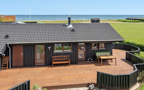 Gyda - 100M from the Sea: Schwimmbad, Gartenmöbel, Möbel, Resort, Flagstone, Eco Hotel, Schatten, Stuhl, Freizeit, Estate