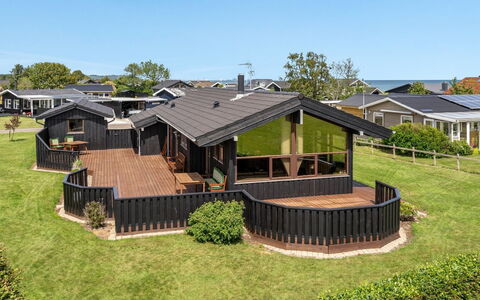 Gyda - 100M from the Sea: Schwimmbad, Gartenmöbel, Möbel, Resort, Flagstone, Eco Hotel, Schatten, Stuhl, Freizeit, Estate