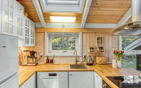Berenice - 250M from the Sea: Dachdecken, Hütte, Haus, Dach, Zuhause, Bauernhaus, Hütte, Estate, Dorf