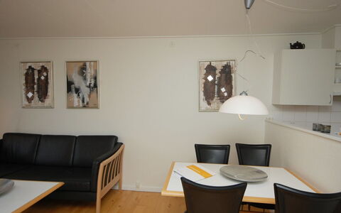 Runhild - 100M from the Sea: Möbel, Flooring, Interior Design, Wand, Fussboden, Holz, Decke, Light Fixture, Beleuchtung, Zimmer