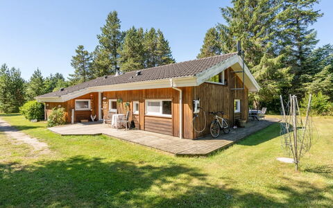 Milda - 1.9Km from the Sea: Schwimmbad, Gartenmöbel, Möbel, Resort, Flagstone, Eco Hotel, Schatten, Stuhl, Freizeit, Estate