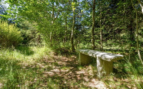Milda - 1.9Km from the Sea: Schwimmbad, Gartenmöbel, Möbel, Resort, Flagstone, Eco Hotel, Schatten, Stuhl, Freizeit, Estate