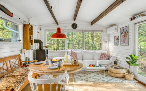 Susannah - from the Sea: Möbel, Interior Design, Holz, Decke, Couch, Wohnzimmer, Flooring, Stuhl, Tabelle, Zimmer