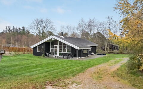 Elni - 900M from the Sea: Möbel, Interior Design, Flooring, Holz, Fussboden, Decke, Holzboden, Stuhl, Tabelle, Beleuchtung