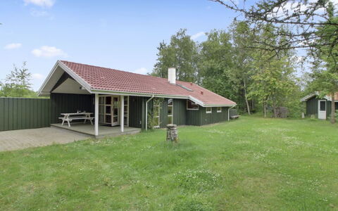 Gerasim - 400M from the Sea: Haus, Zuhause, Dach, Hütte, Rasen, Estate, Bauernhaus, Garten, Abstellgleis, Gartenbauten