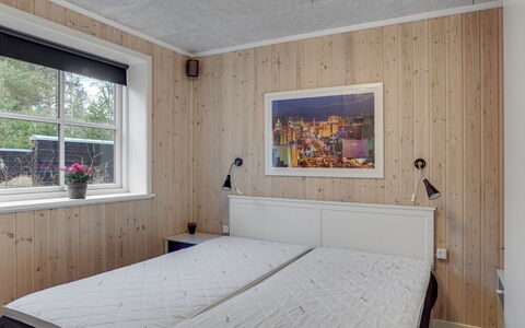 Lilie - 270M from the Sea: Holz, Decke, Schlafzimmer, Interior Design, Möbel, Bett, Zimmer, Fussboden, Flooring, Bettdecke