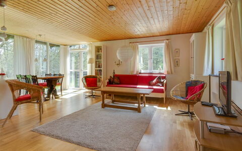 Eina - 250M from the Sea: Dachdecken, Hütte, Haus, Dach, Zuhause, Bauernhaus, Hütte, Estate, Dorf