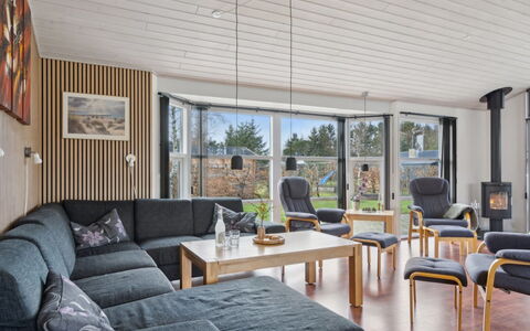 Andrea - 1.4Km from the Sea: Dachdecken, Hütte, Haus, Dach, Zuhause, Bauernhaus, Hütte, Estate, Dorf
