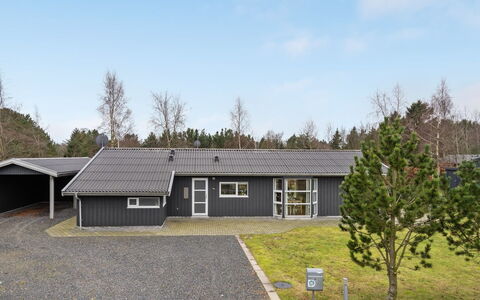 Andrea - 1.4Km from the Sea: Dachdecken, Hütte, Haus, Dach, Zuhause, Bauernhaus, Hütte, Estate, Dorf