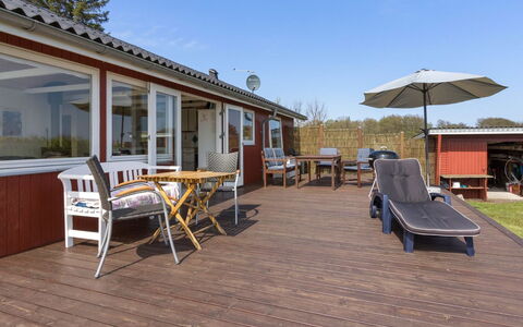 Ingold - 50M from the Sea: Holz, Holzbeize, Planke, Hartholz, Hütte, Deck, Abstellgleis, Schatten, Holzboden, Gartenbauten