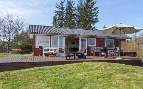 Ingold - 50M from the Sea: Dach, Haus, Grundstueck, Zuhause, Hütte, Estate, Gartenbauten, Schatten, Blockhaus, Landscaping