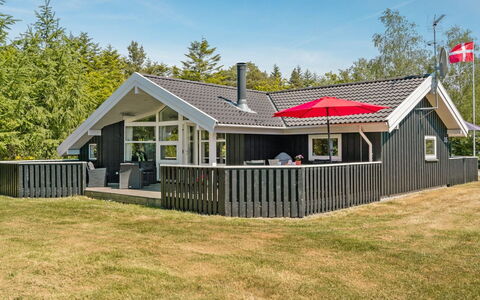 Esaline - 400M from the Sea: Möbel, Interior Design, Stuhl, Flooring, Tabelle, Resort, Fussboden, Decke, Zimmer, Eco Hotel