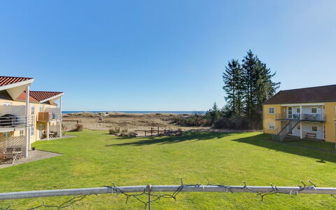 Dafna - 100M from the Sea: Dach, Haus, Grundstueck, Zuhause, Hütte, Estate, Gartenbauten, Schatten, Blockhaus, Landscaping