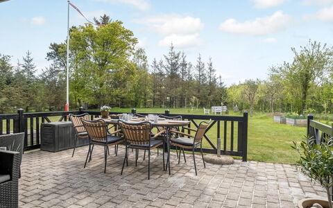Fredegæst - 700M from the Sea: Möbel, Stuhl, Gartenmöbel, Tabelle, Tisch Im Freien, Landschaft, Grundstueck, Küche & Esszimmer Tisch, Garten, Schatten