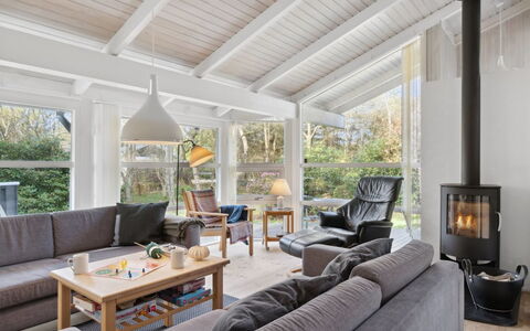 Nafne - 500M from the Sea: Dachdecken, Hütte, Haus, Dach, Zuhause, Bauernhaus, Hütte, Estate, Dorf