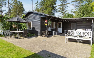 Annamie - 650M from the Sea