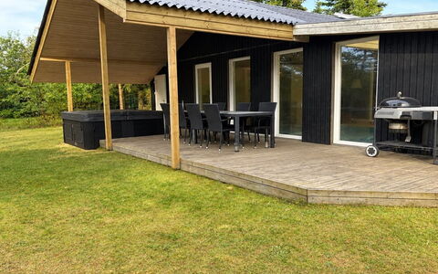 Aud - 300M from the Sea: Schwimmbad, Gebirge, Eco Hotel, Resort, Estate, Senke, Villa, Landscaping, Ferienort, Hinterhof