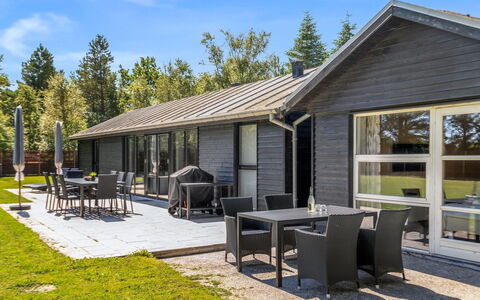 Fay - 25M from the Sea: Dachdecken, Hütte, Haus, Dach, Zuhause, Bauernhaus, Hütte, Estate, Dorf