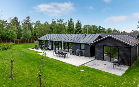 Fay - 25M from the Sea: Dachdecken, Hütte, Haus, Dach, Zuhause, Bauernhaus, Hütte, Estate, Dorf