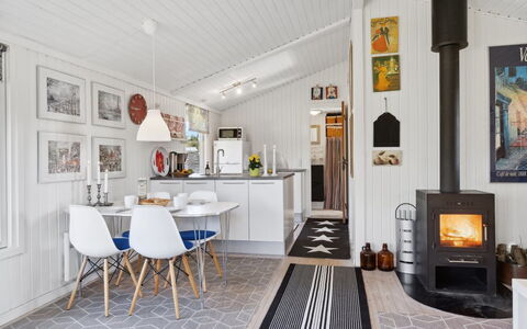 Hellevi - from the Sea: Flooring, Interior Design, Holz, Fussboden, Decke, Möbel, Holzboden, Zuhause, Wohnzimmer, Beleuchtung