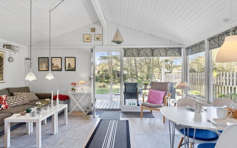 Hellevi - from the Sea: Interior Design, Möbel, Decke, Flooring, Wohnzimmer, Zuhause, Couch, Stuhl, Fussboden, Zimmer