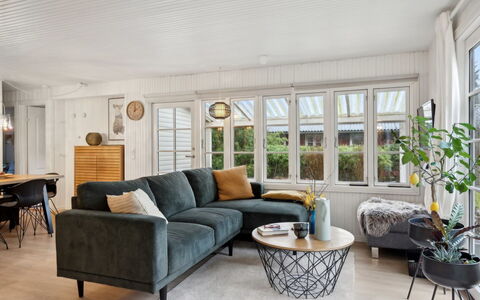 Astrid - 875M from the Sea: Möbel, Couch, Interior Design, Wohnzimmer, Zuhause, Flooring, Fussboden