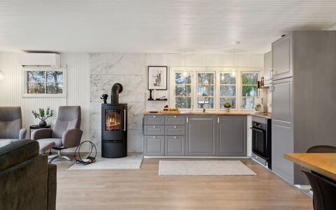 Astrid - 875M from the Sea: Flooring, Holz, Möbel, Küche, Interior Design, Küchengerät, Fussboden, Cabinetry, Haushaltsgerät, Zuhause
