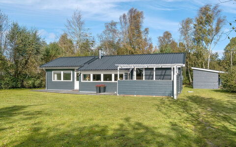 Erhardt - 800M from the Sea: Dachdecken, Hütte, Haus, Dach, Zuhause, Bauernhaus, Hütte, Estate, Dorf