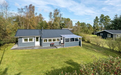Erhardt - 800M from the Sea: Dachdecken, Hütte, Haus, Dach, Zuhause, Bauernhaus, Hütte, Estate, Dorf