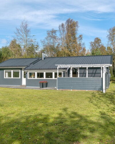 Erhardt - 800M from the Sea