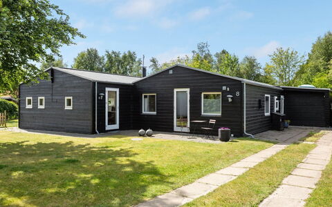 Sigfred - 1.5Km from the Sea: Möbel, Interior Design, Flooring, Holz, Fussboden, Decke, Holzboden, Stuhl, Tabelle, Beleuchtung