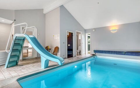 Karstina - 1Km from the Sea: Schwimmbad, Decke, Resort, Hotel, Freizeitzentrum, Daylighting, Eco Hotel, Villa