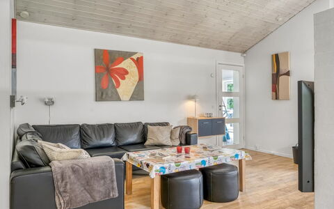 Karstina - 1Km from the Sea: Möbel, Interior Design, Flooring, Wand, Holz, Decke, Couch, Fussboden, Wohnzimmer, Zimmer