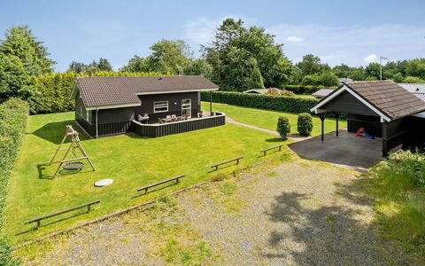 Karstina - 1Km from the Sea: Haus, Dach, Zuhause, Hütte, Rasen, Estate, Bauernhaus, Garten, Garten, Gartenbauten