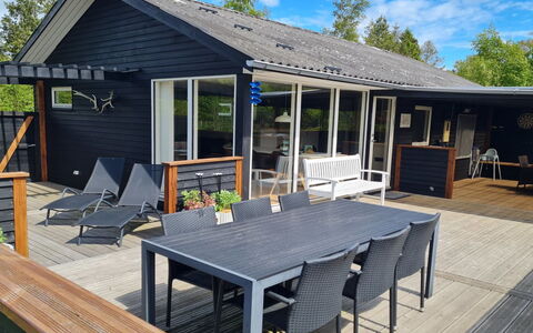 Matz - 350M from the Sea: Möbel, Interior Design, Flooring, Holz, Fussboden, Decke, Holzboden, Stuhl, Tabelle, Beleuchtung