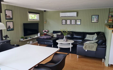 Matz - 350M from the Sea: Möbel, Interior Design, Holz, Flooring, Fussboden, Decke, Zimmer, Couch, Wohnzimmer, Beleuchtung
