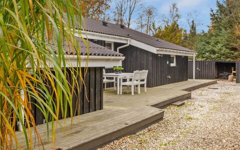 Hielm - 1Km from the Sea: Schwimmbad, Gartenmöbel, Möbel, Resort, Flagstone, Eco Hotel, Schatten, Stuhl, Freizeit, Estate