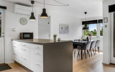 Rosmarie - 600M from the Sea